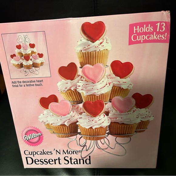 New in Box Wilton Cupcakes’ n More Dessert Stand holds 13 cupcakes - Picture 2 of 6